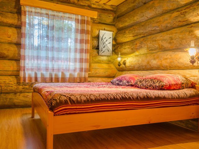 Еще одна семейная комната на двух человек в коттедже Морозко, Малая Медвежка
